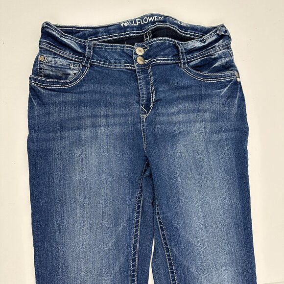 Wallflower The Luscious Curvy Fit Bootcut Women's size 13 Dark Blue Denim jeans - Picture 2 of 5